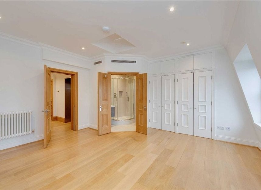 Flat Lancaster Gate in City of Westminster
