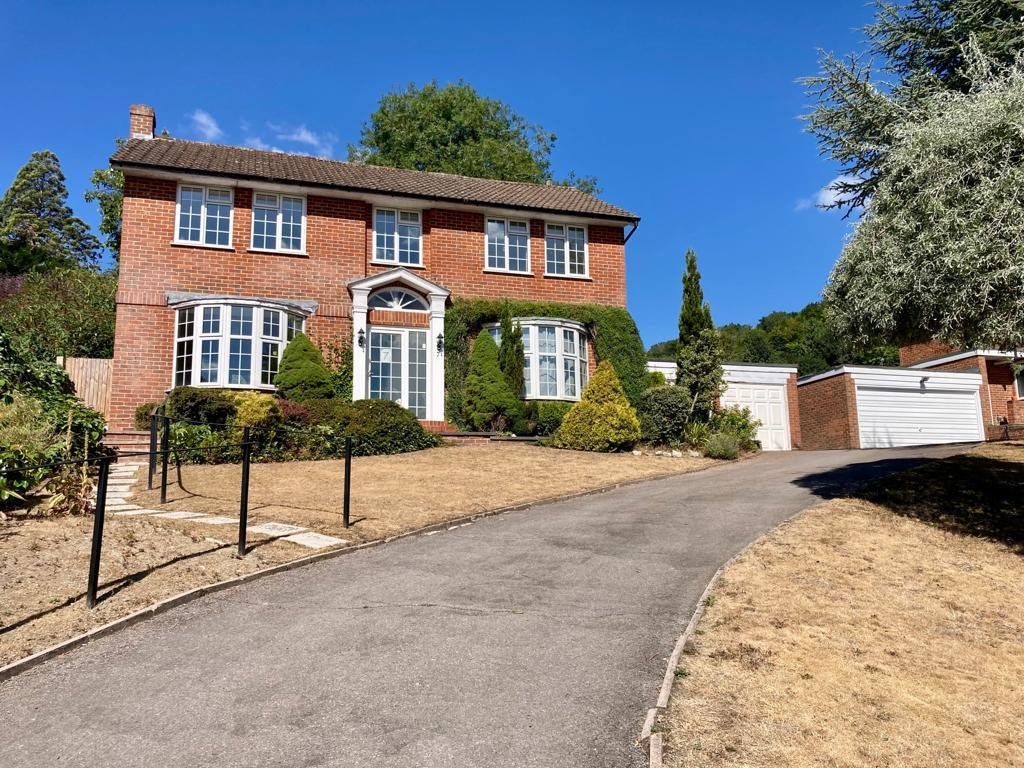 House Huntersfield Close in Reigate and Banstead