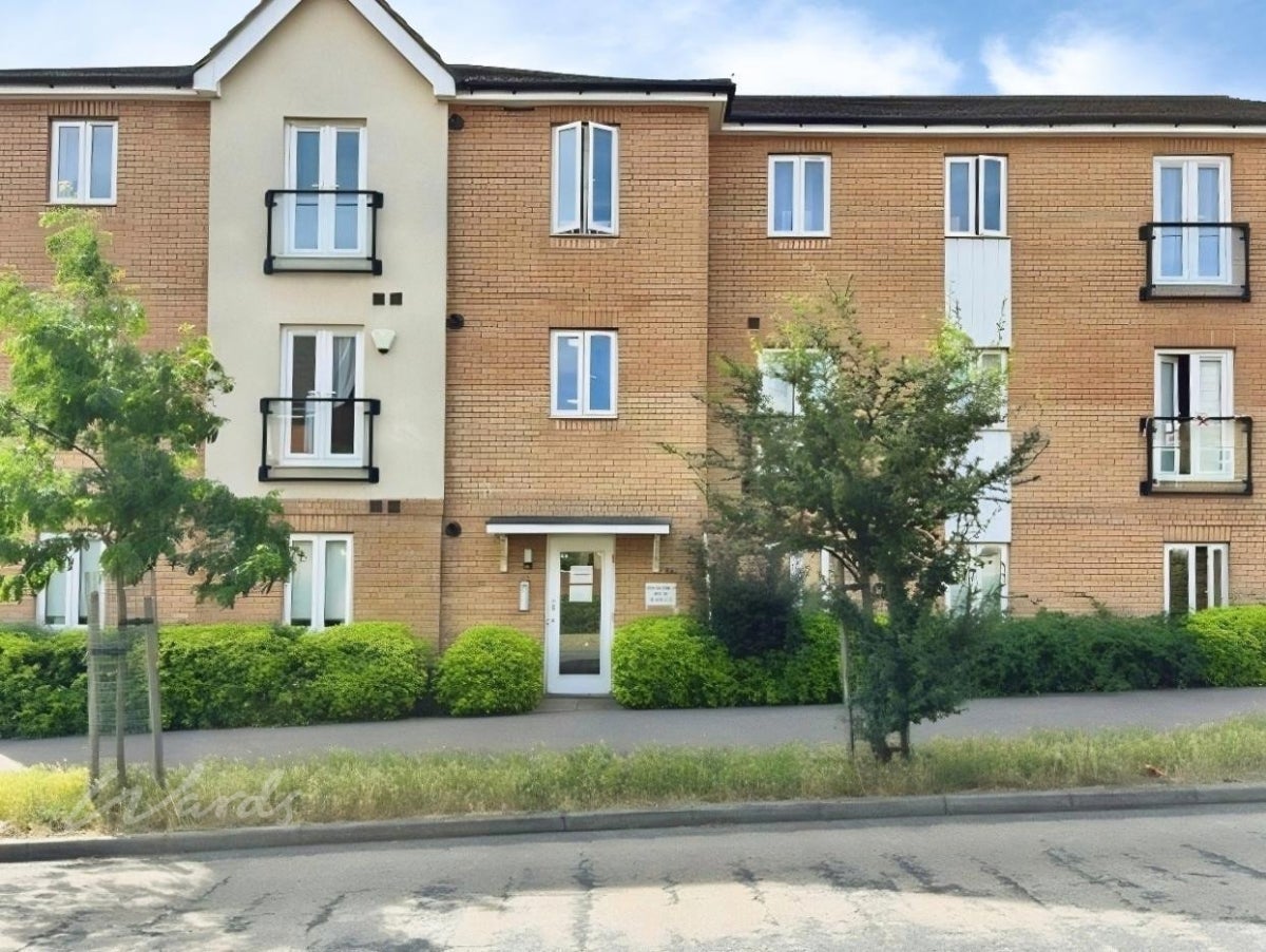 Flat Thistle Hill Way in Minster on Sea