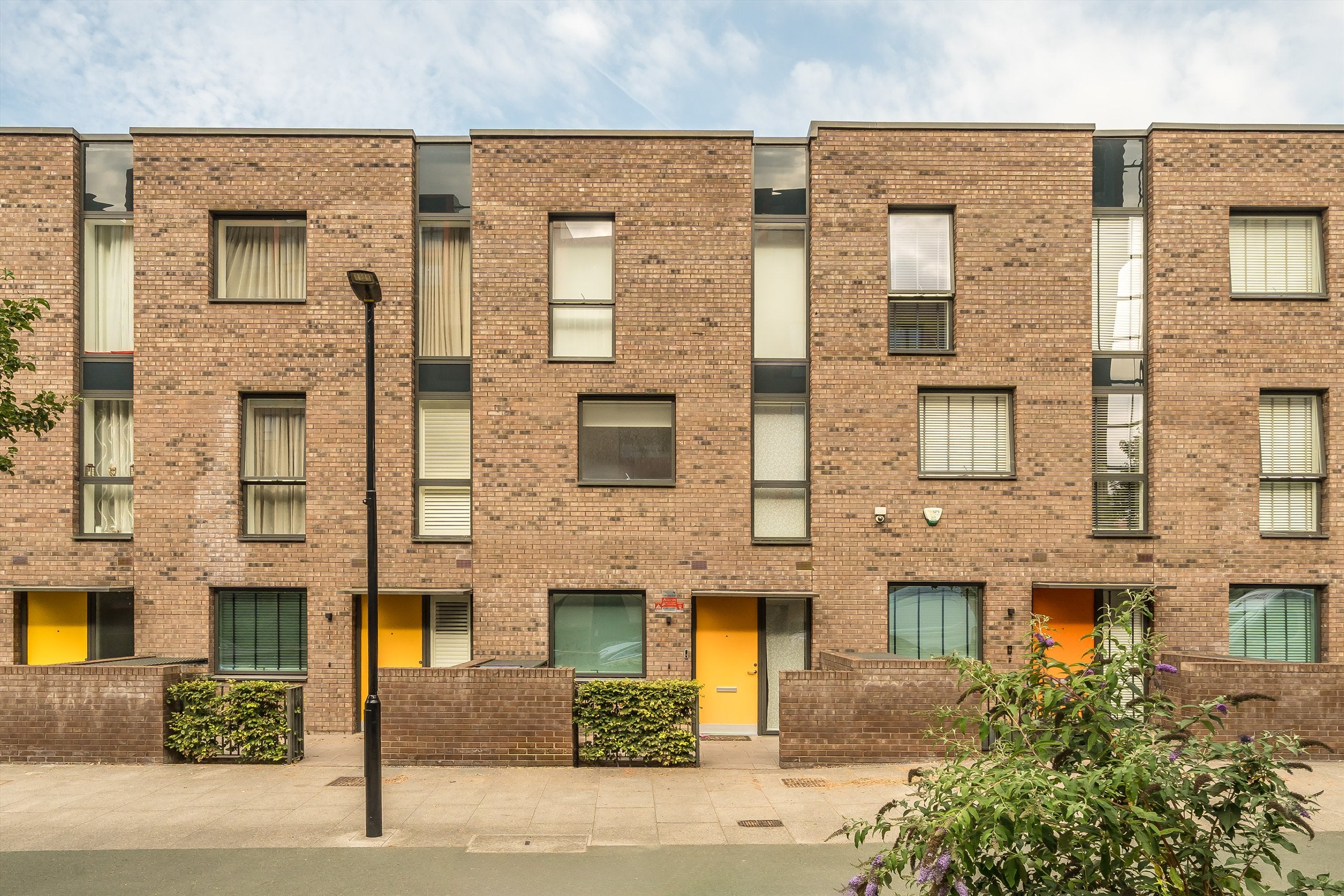 House Billinghurst Way in Greater London