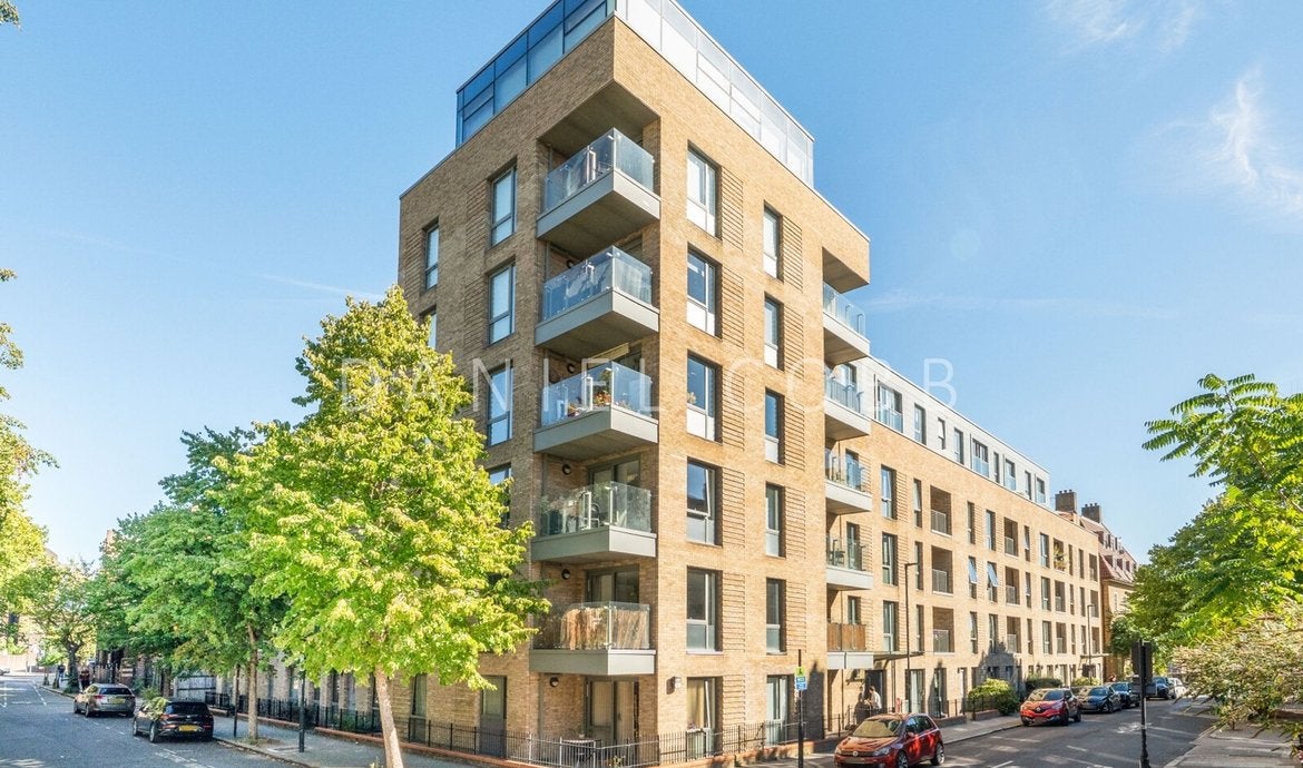 Flat Sancroft Street in Greater London