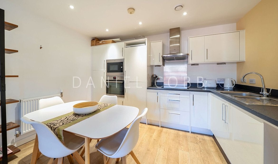 Flat Sancroft Street in Greater London