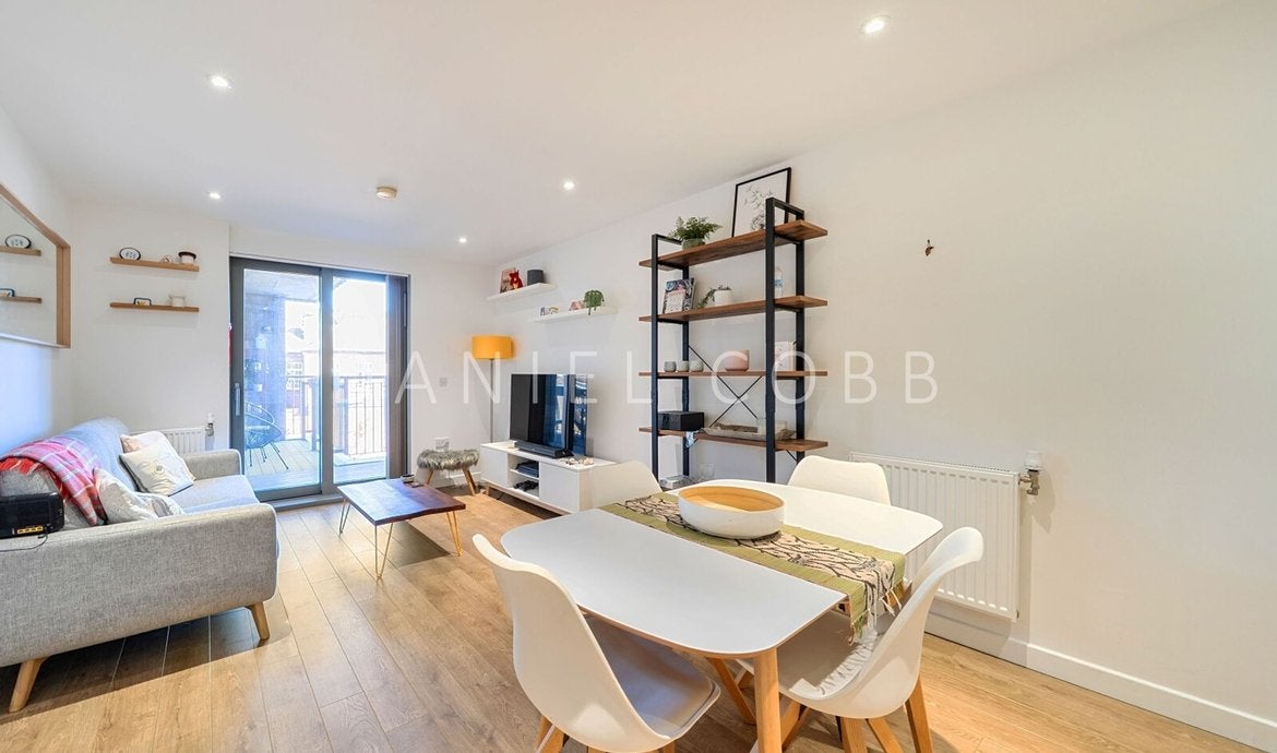 Flat Sancroft Street in Greater London