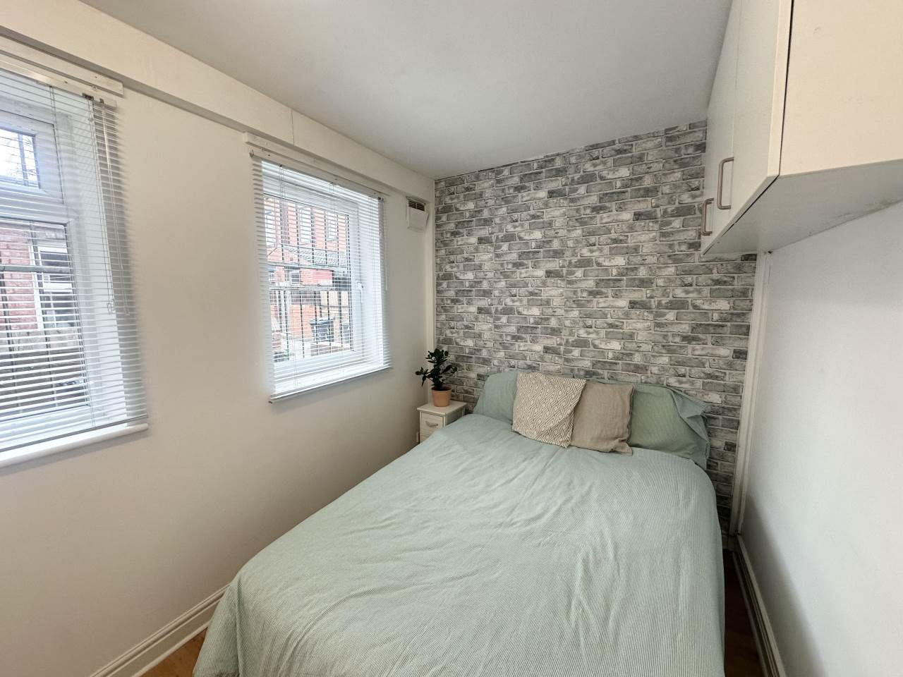 Room Back Lucas Street in Leeds