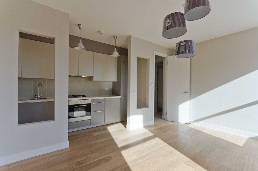 Flat Linnell Road in Greater London
