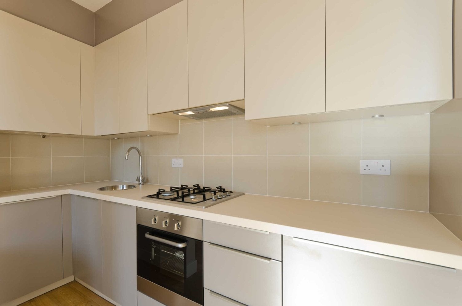 Flat Linnell Road in Greater London
