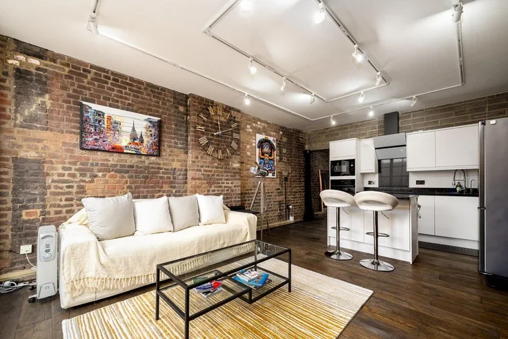 Flat Maltings Place in Greater London