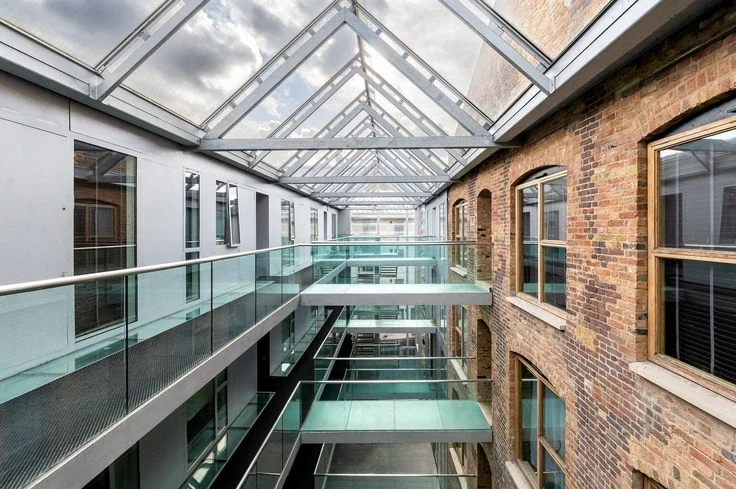 Flat Maltings Place in Greater London