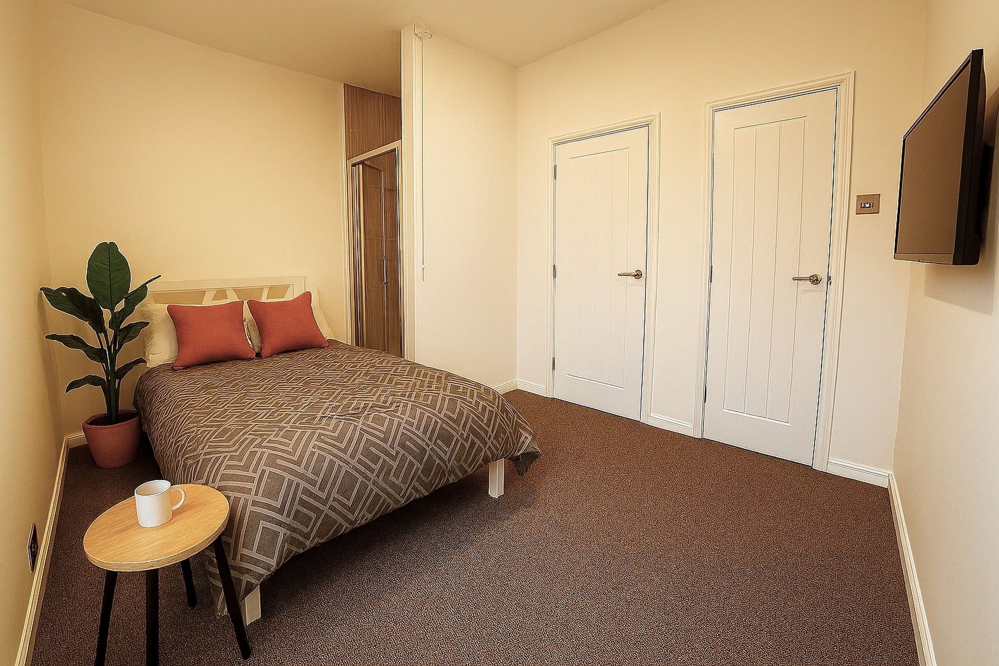 Room Lower Ford Street in Coventry