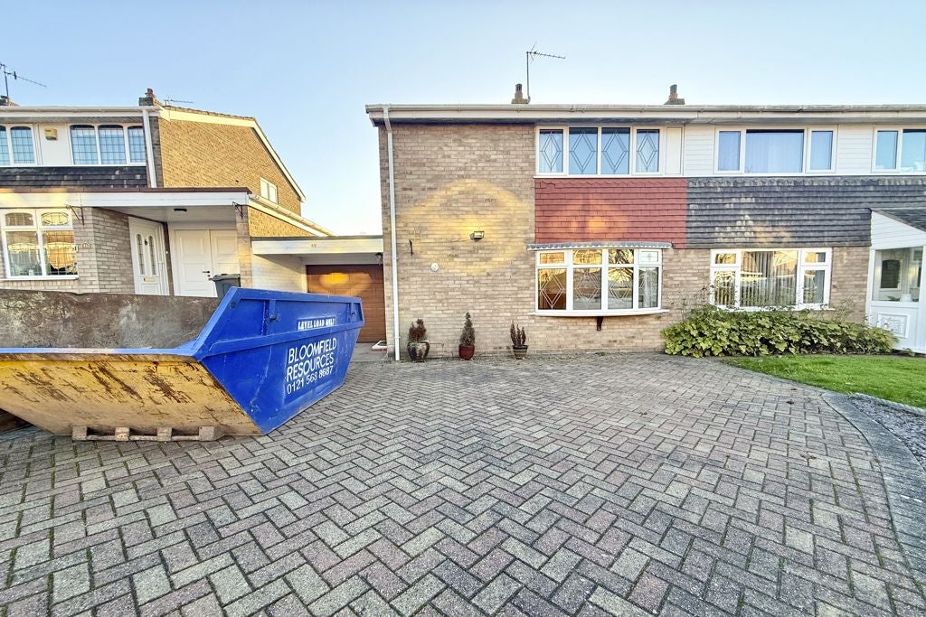 House Muirfield Crescent in Sandwell