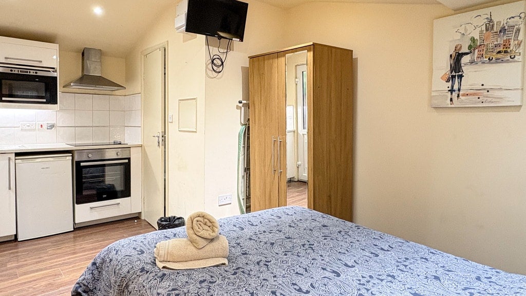 Room Park Avenue in Greater London