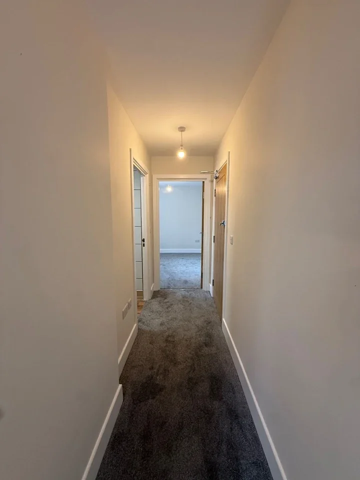 Flat Grosvenor Road in Greater London