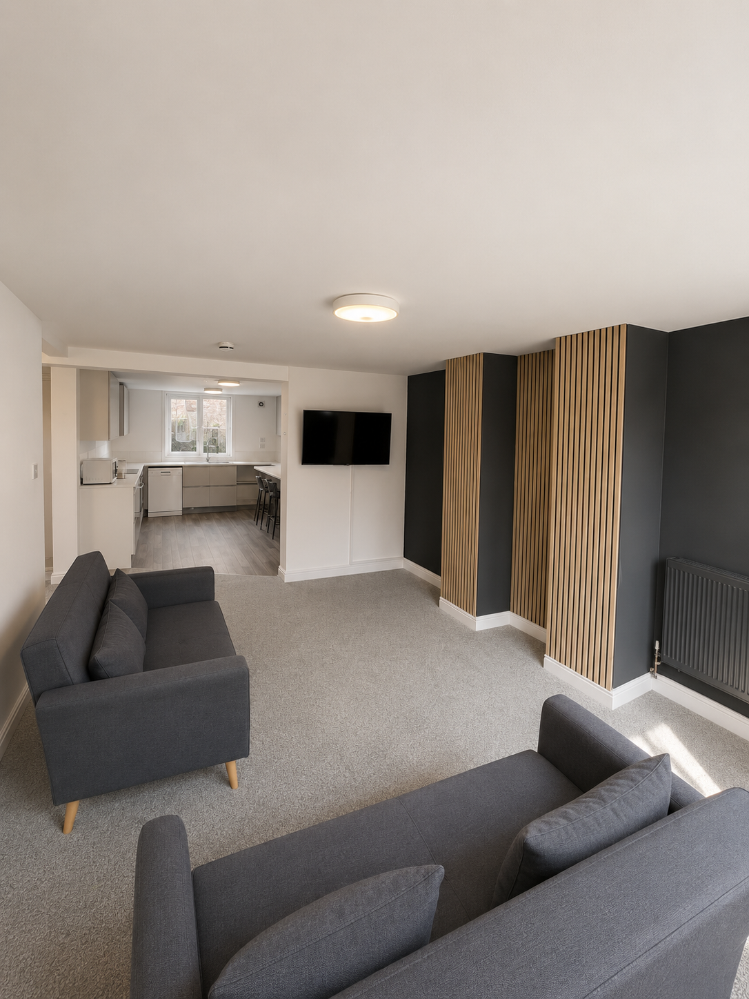 Flat Kirkstall Lane in Leeds