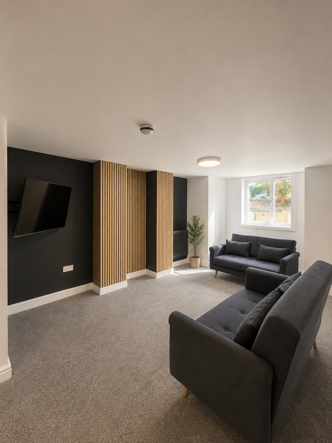 Flat Kirkstall Lane in Leeds