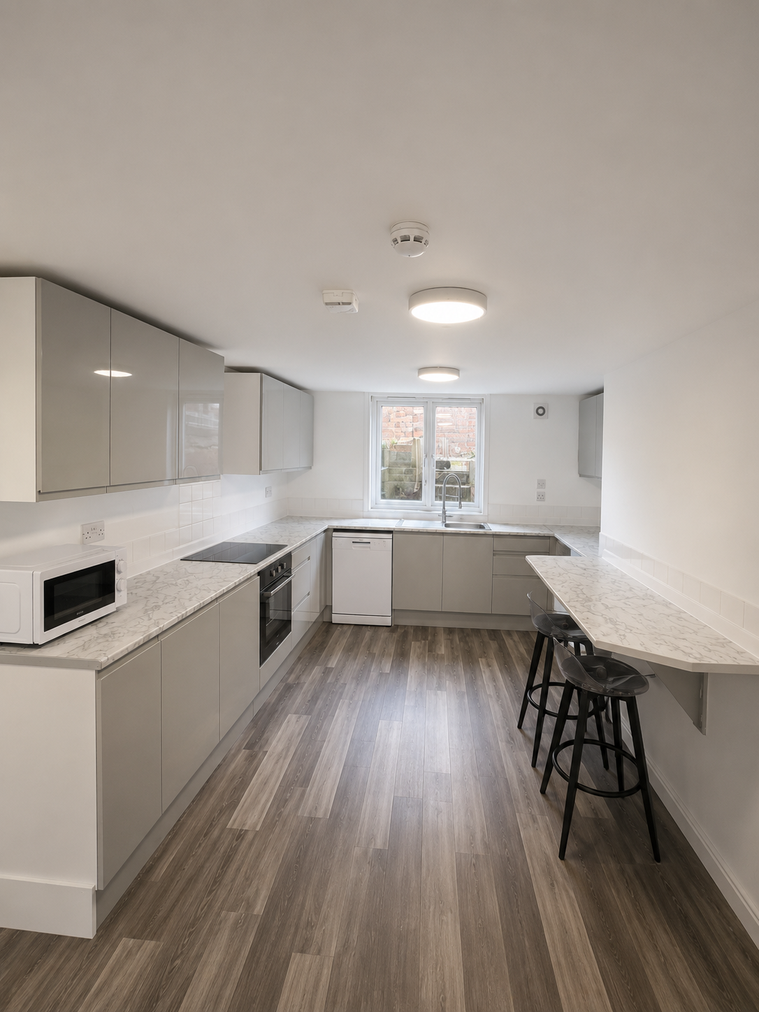 Flat Kirkstall Lane in Leeds