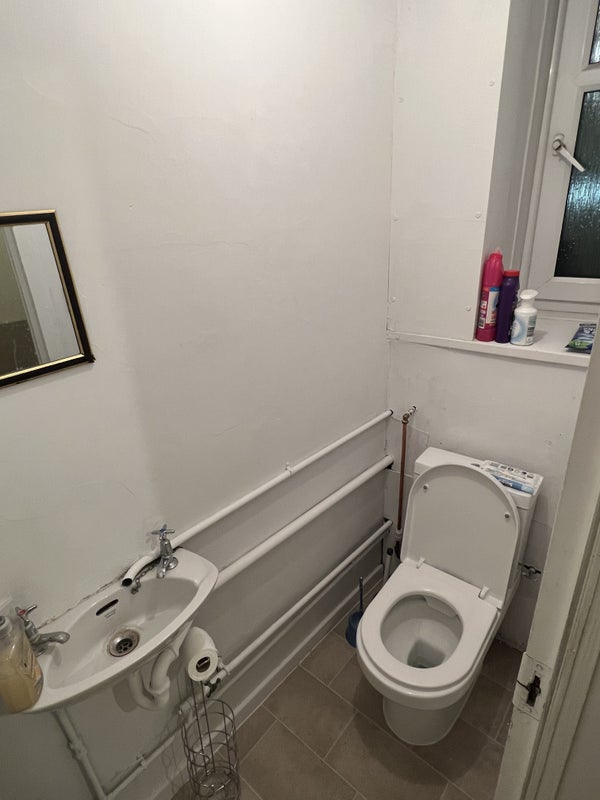 Room Crondall Street in Greater London