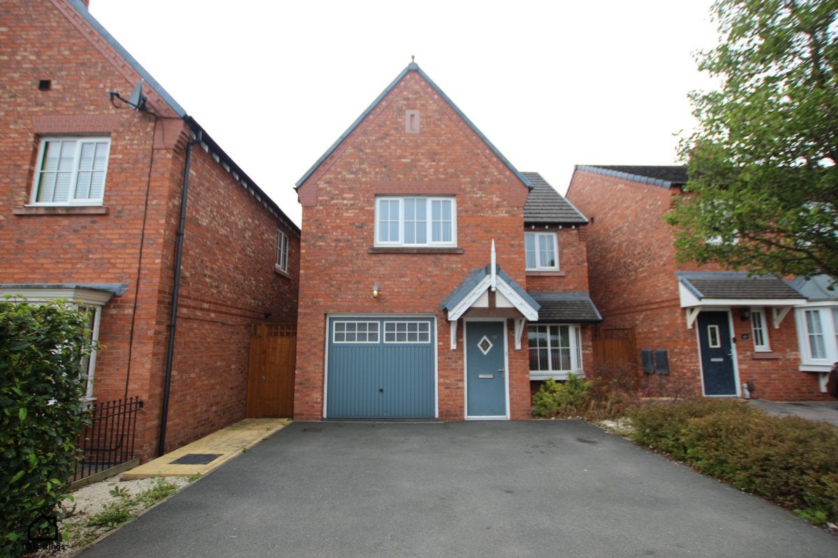 House Aylesbury Close in Trafford