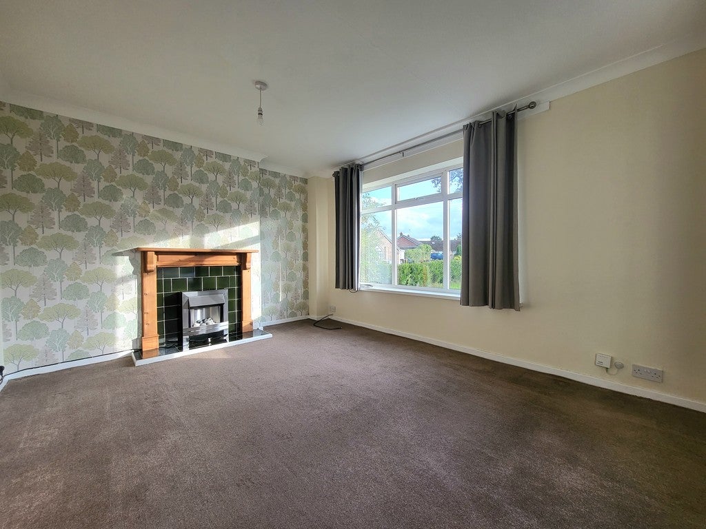 House Nailers Drive in Lichfield