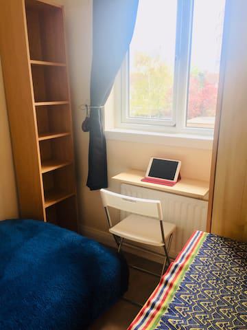 Room Shirley Avenue in Greater London