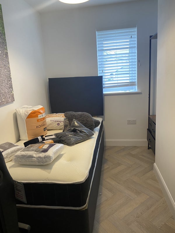 Room Mayburn Walk in Loanhead