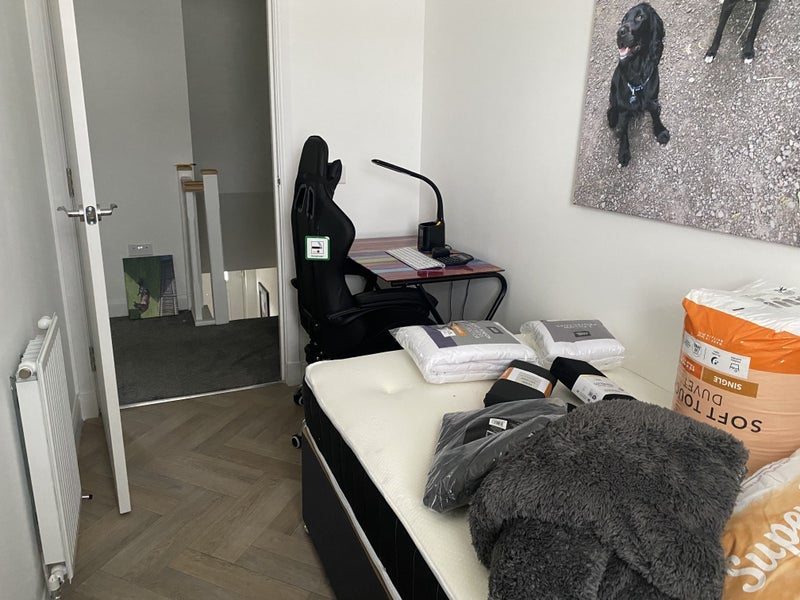 Room Mayburn Walk in Loanhead