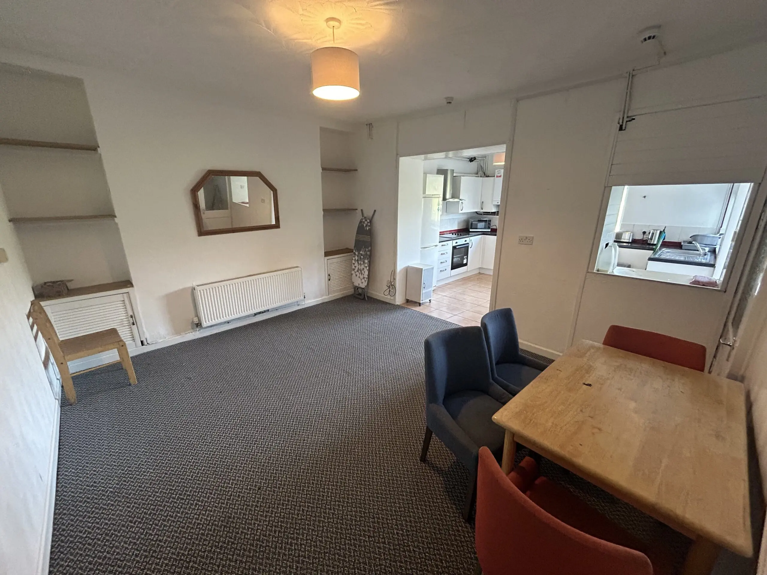 Room Wood Road in Pontypridd