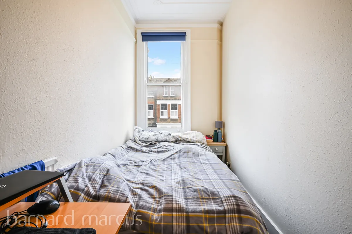 Flat Kenwyn Road in Greater London