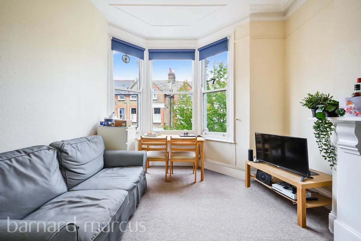 Flat Kenwyn Road in Greater London