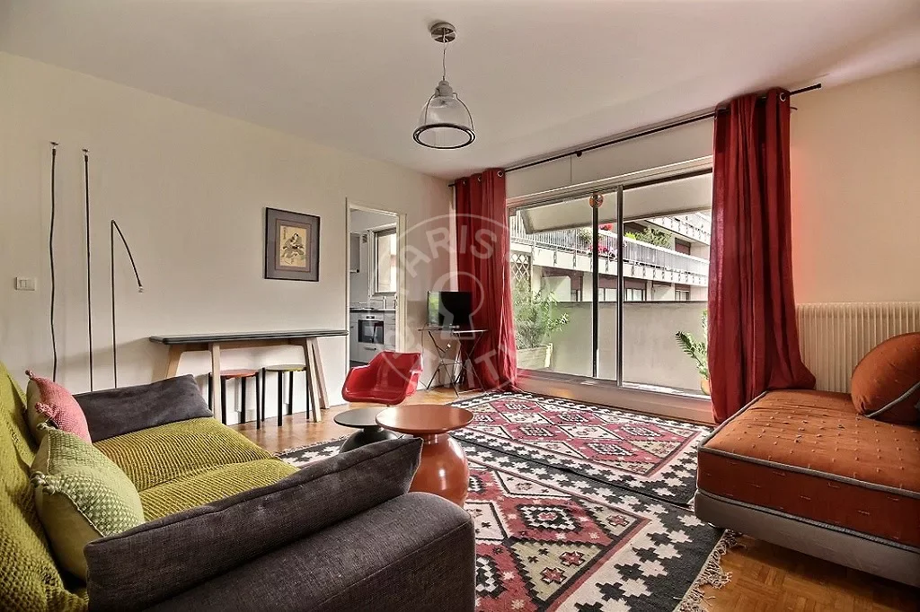 Flat Rue de Lourmel in Paris