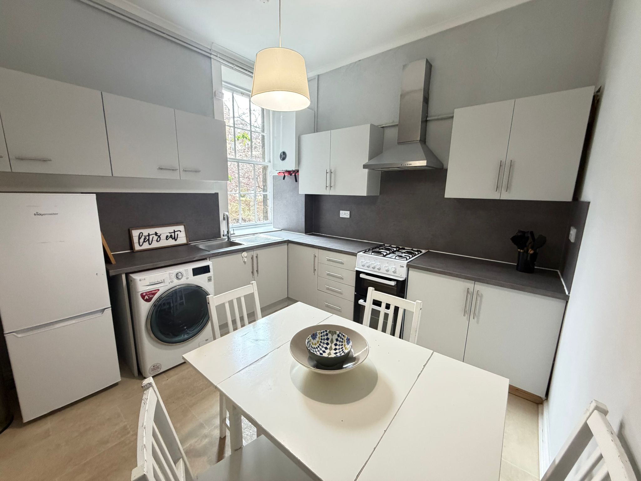 Flat Raeburn Place in City of Edinburgh