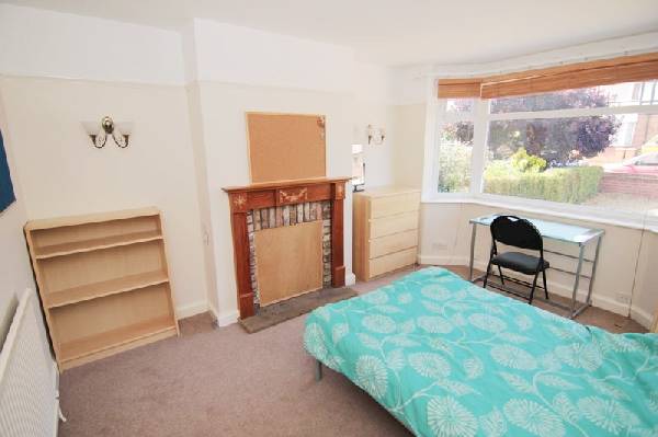 Flat Anson Drive in York