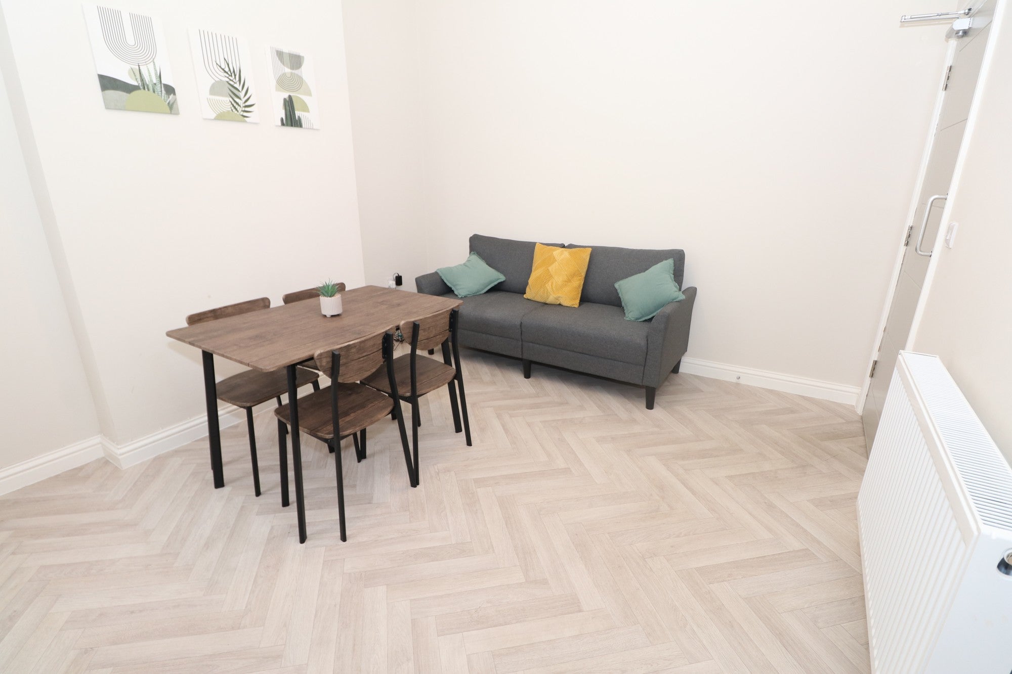 Room West Street in Crewe