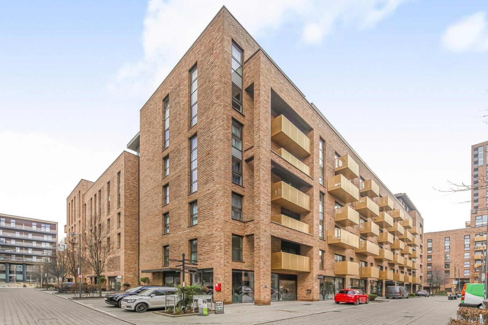 Flat Pell Street in Greater London