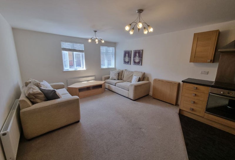 Flat Saint Thomas Road in Brentwood