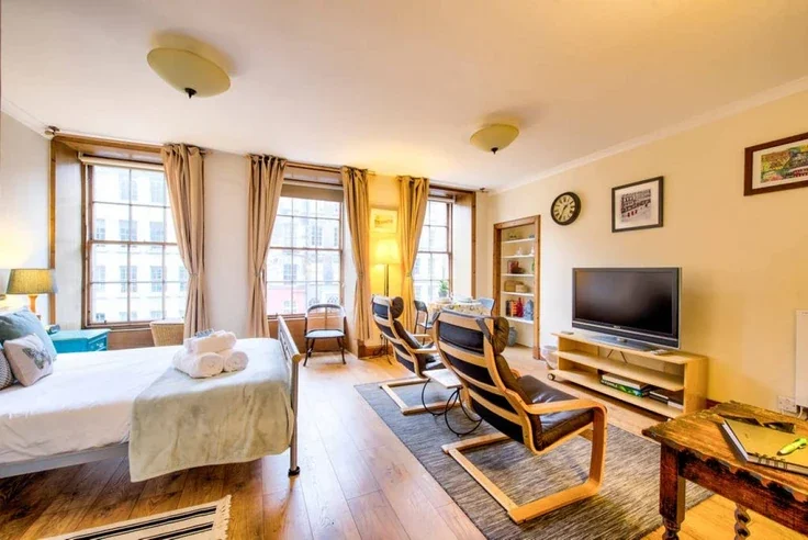 Room High Street in City of Edinburgh