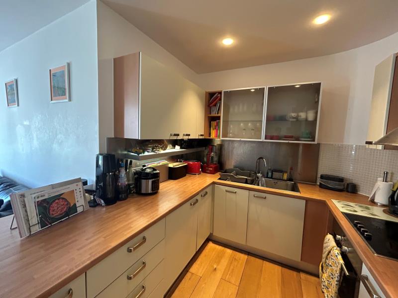 Flat Epsom Road in Guildford
