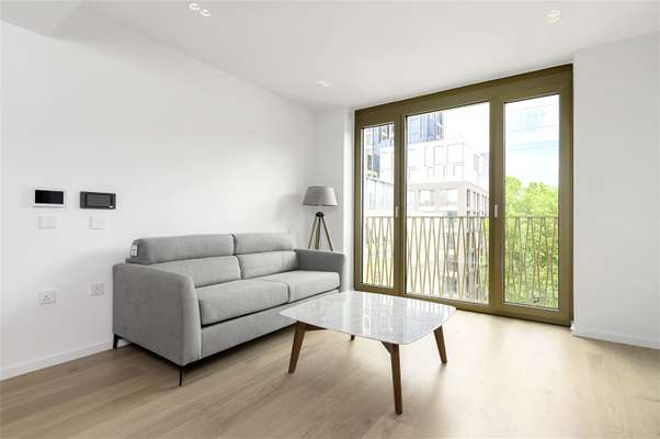 Flat Bartholomew Close in City of London