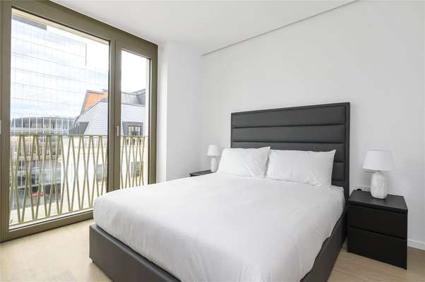 Flat Bartholomew Close in City of London