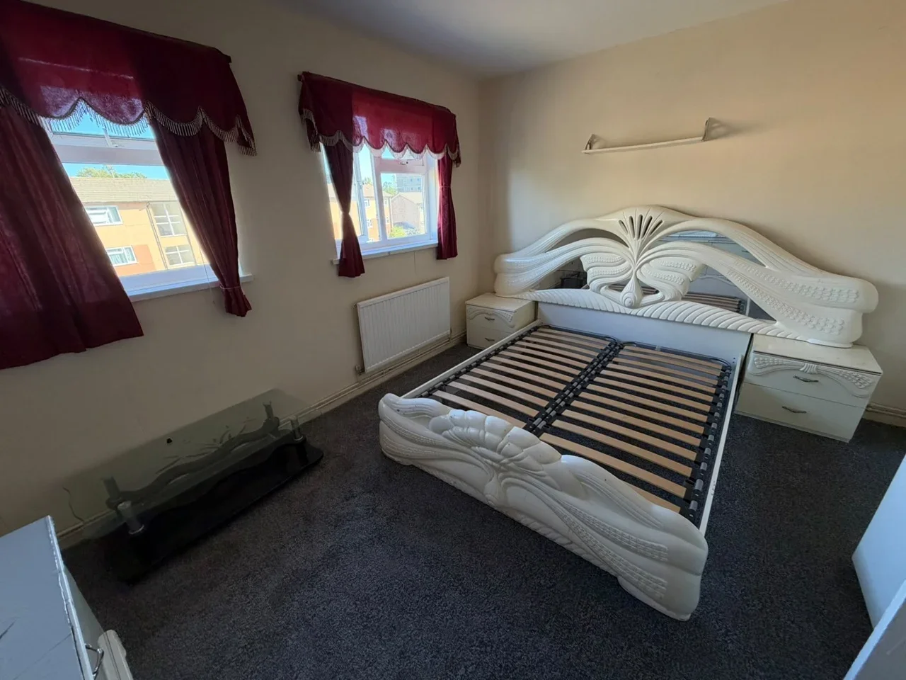 Flat Haldane Road in Greater London