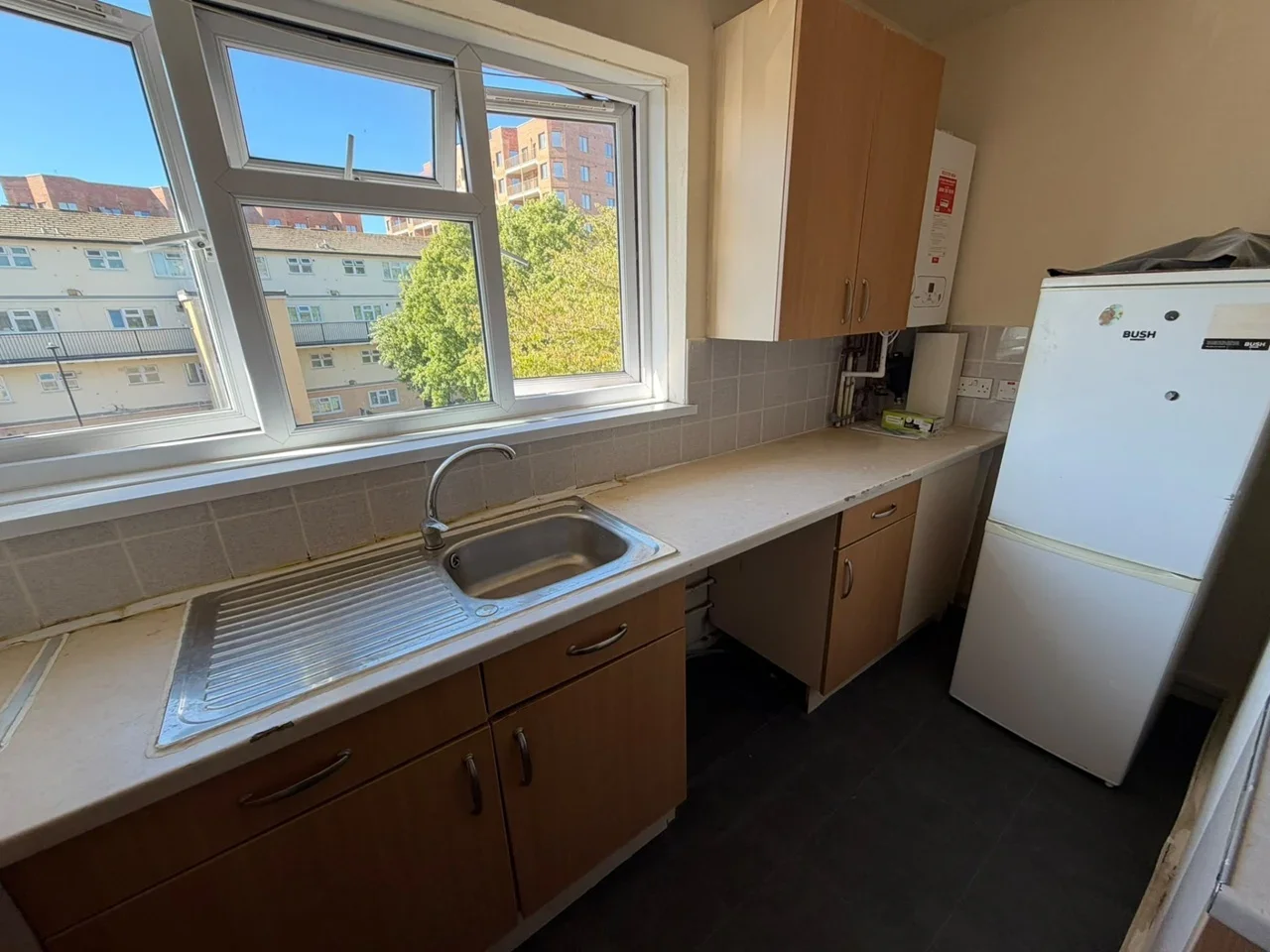 Flat Haldane Road in Greater London
