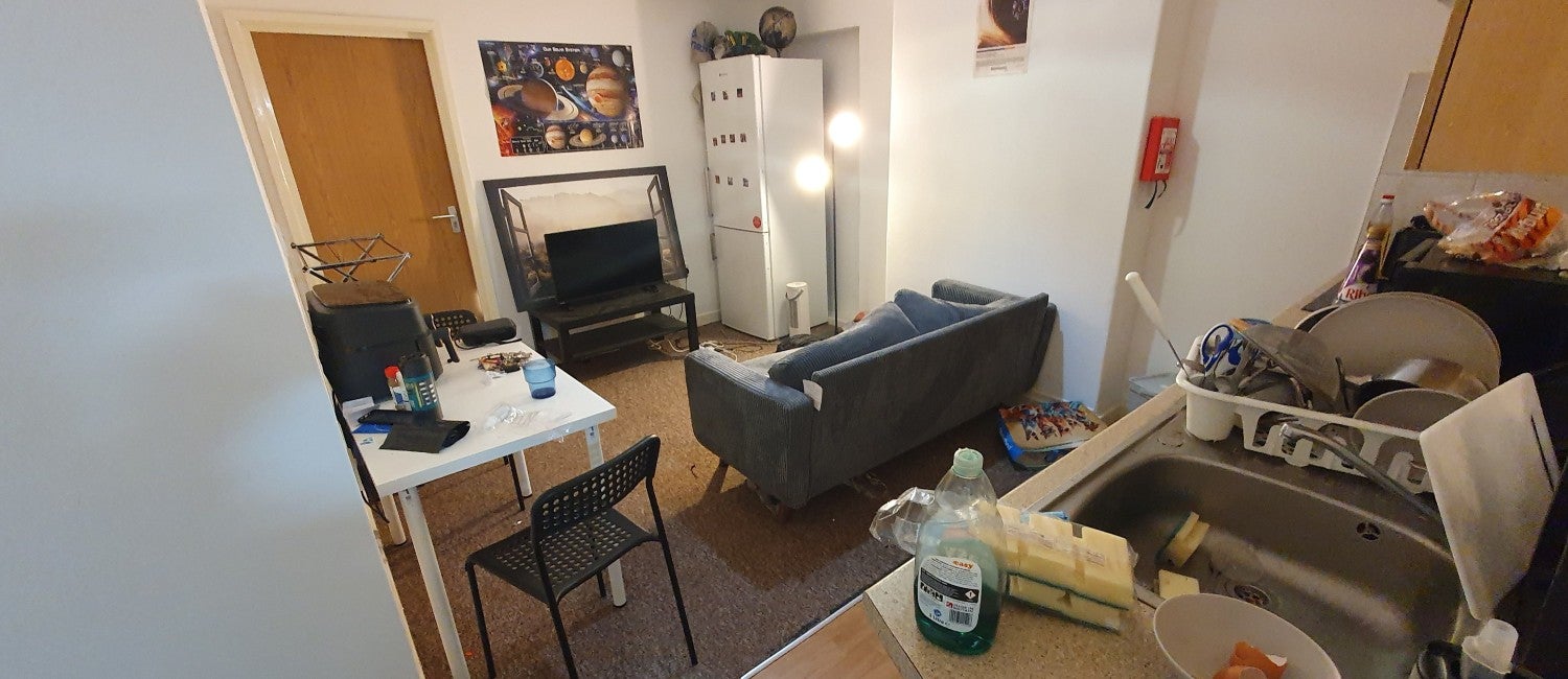 Flat West Luton Place in Cardiff