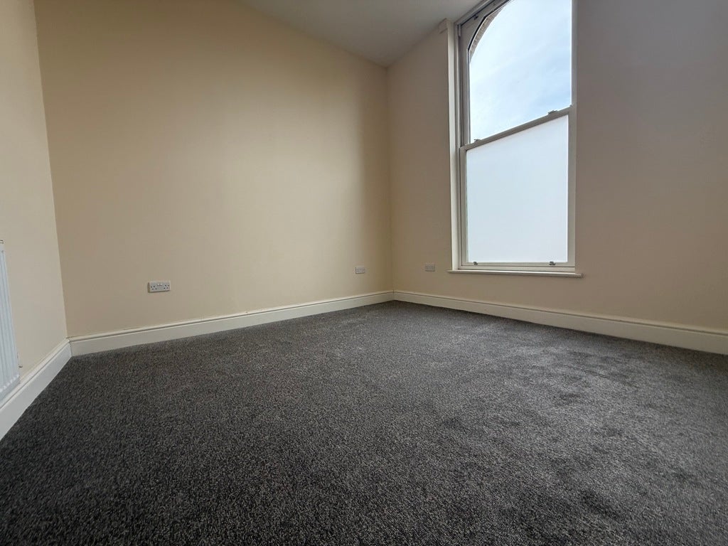 Flat Ashford Road in Maidstone