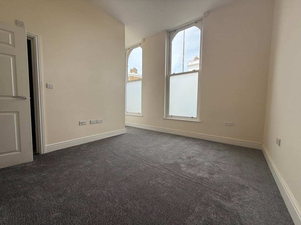 Flat Ashford Road in Maidstone