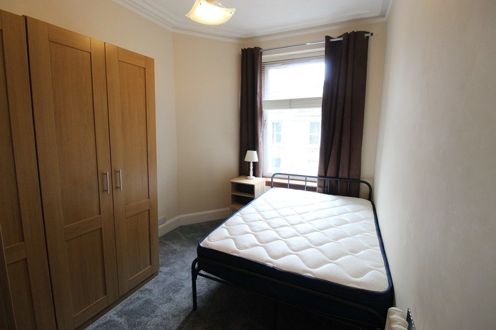 Flat Esslemont Avenue in Aberdeen City