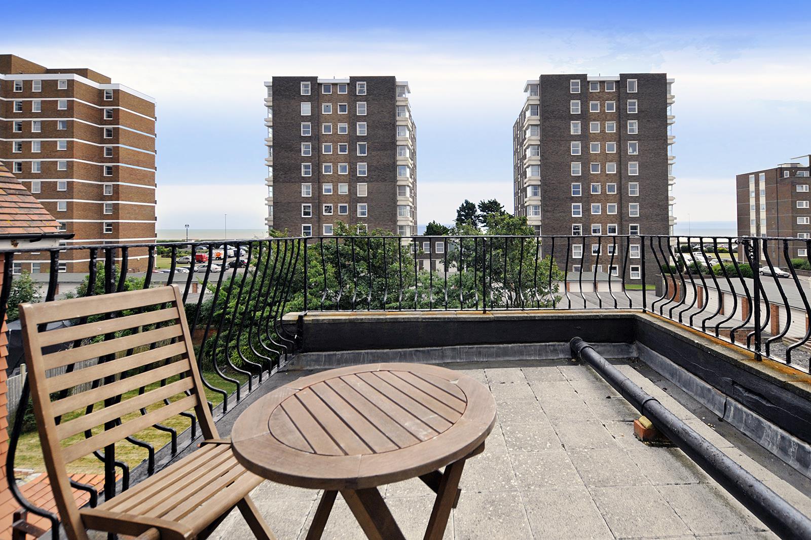 Flat Bath Road in Worthing