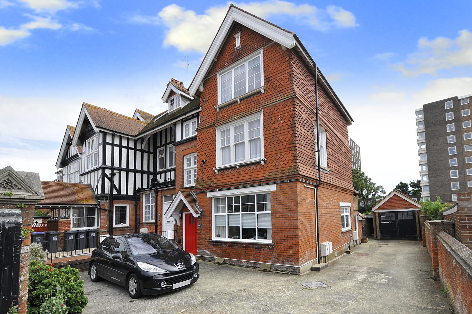 Flat Bath Road in Worthing