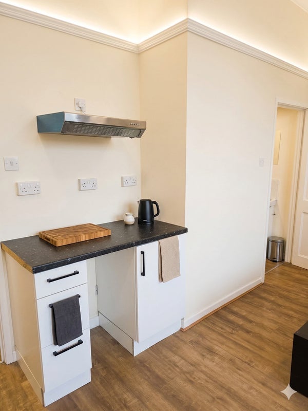 Room Croxteth Road in Liverpool