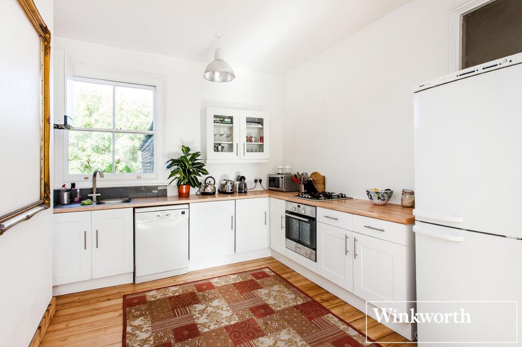 Flat Pemberton Road in Greater London