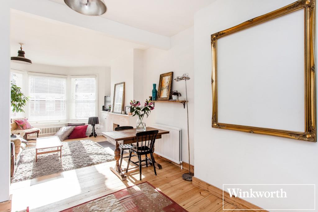 Flat Pemberton Road in Greater London