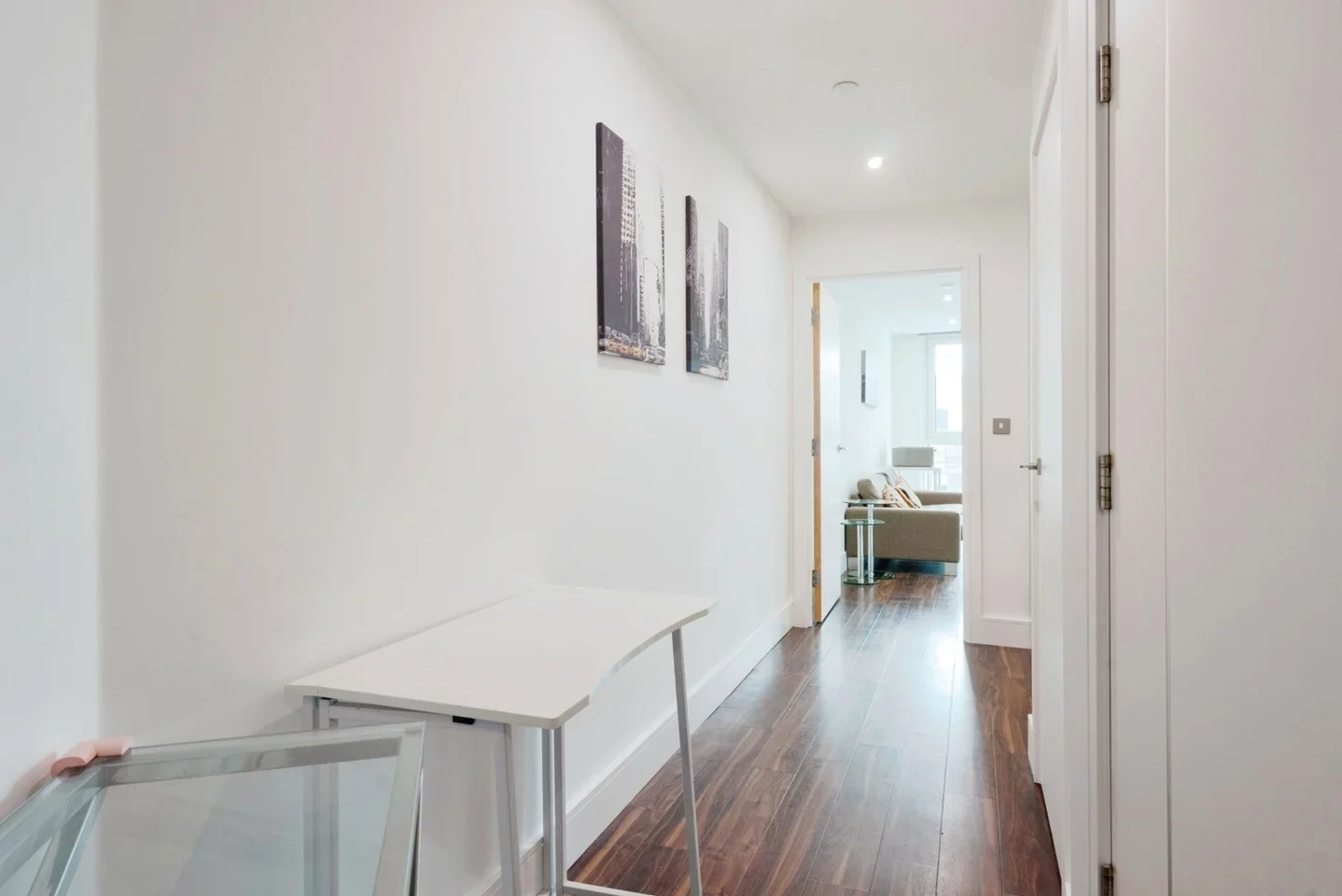 Flat Alie Street in Greater London
